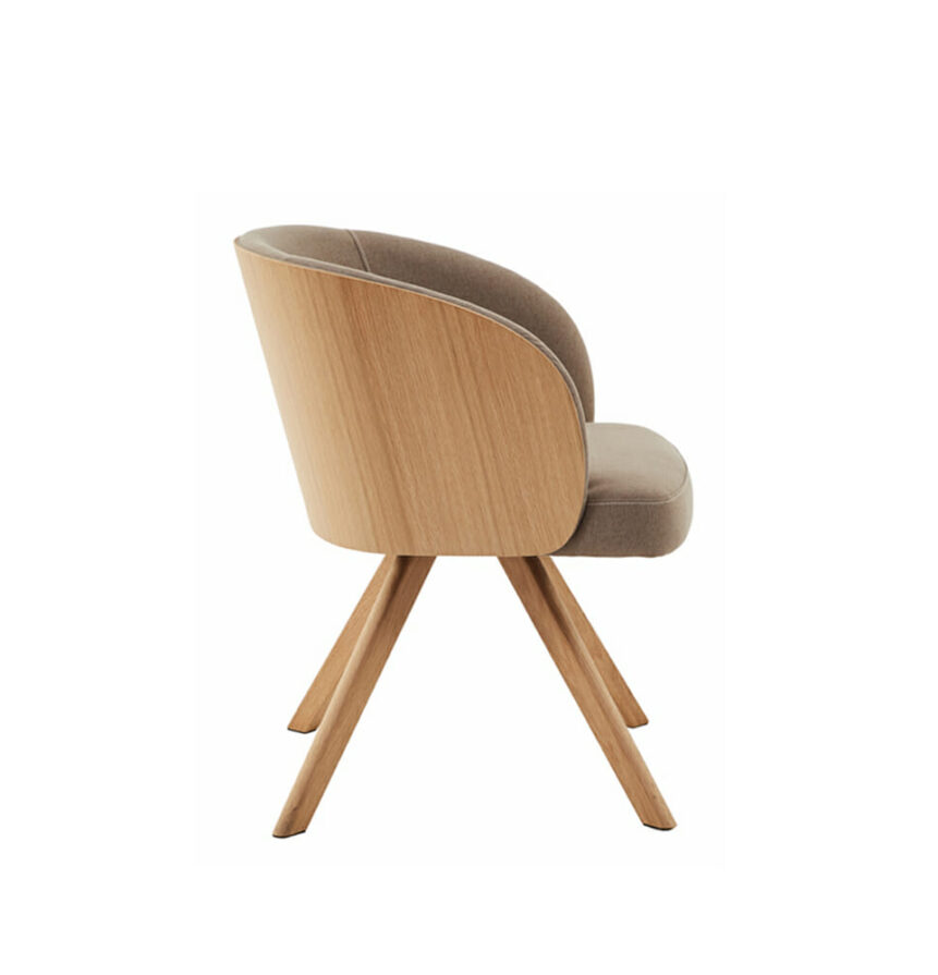1.3 KURVEN Trestle Chair